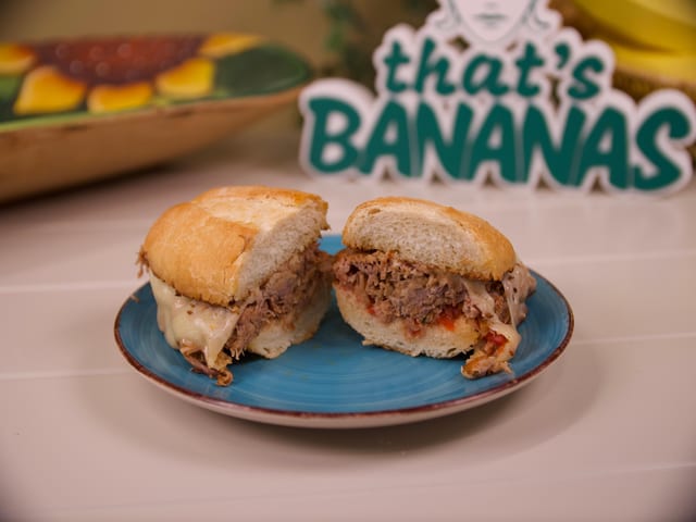 Pulled Pork Sandwich | Sanduíche de Carne de Porco Desfiada.